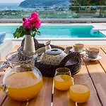 Politimi Luxury Retreat Villa *