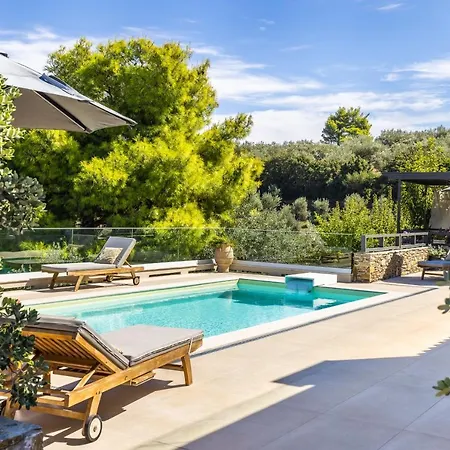 Politimi Luxury Retreat Villa