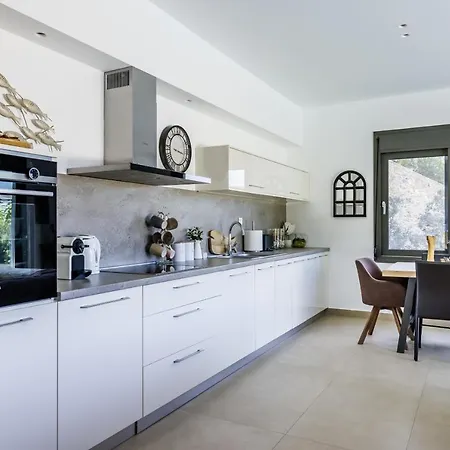 Politimi Luxury Retreat