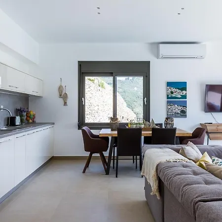 Politimi Luxury Retreat * Skopelos Town